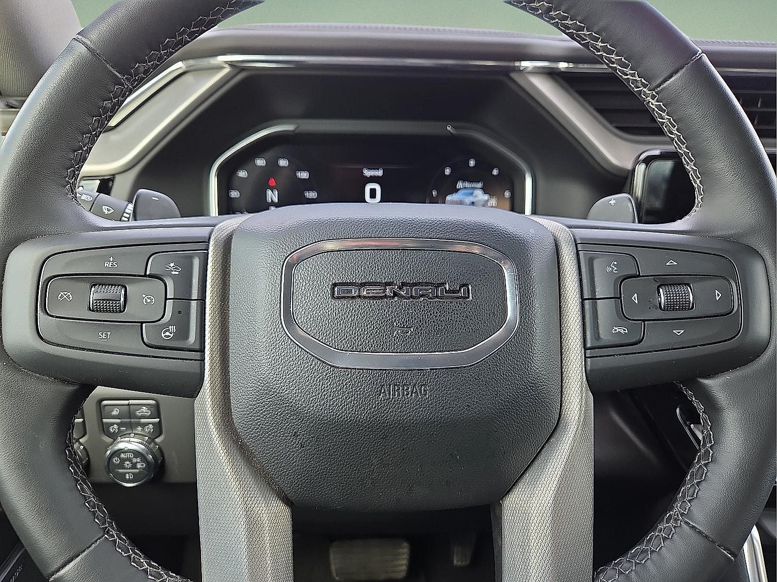 2025 GMC Sierra 1500 4WD Crew Cab Short Box Denali