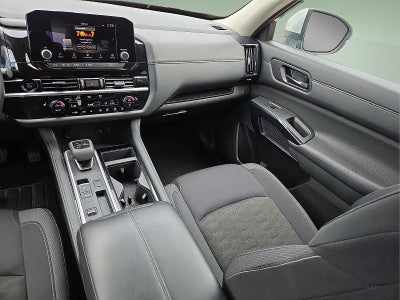 2025 Nissan Pathfinder SV FWD