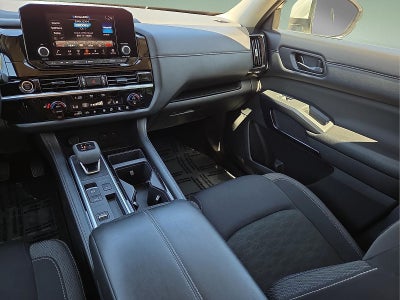 2024 Nissan Pathfinder SV FWD