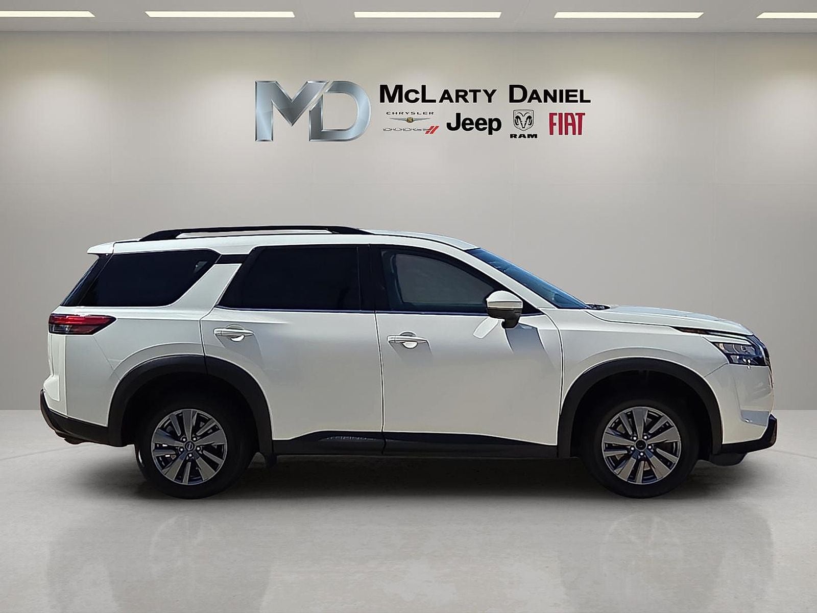 2024 Nissan Pathfinder SV FWD