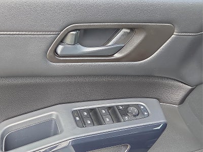 2025 Nissan Pathfinder SV FWD