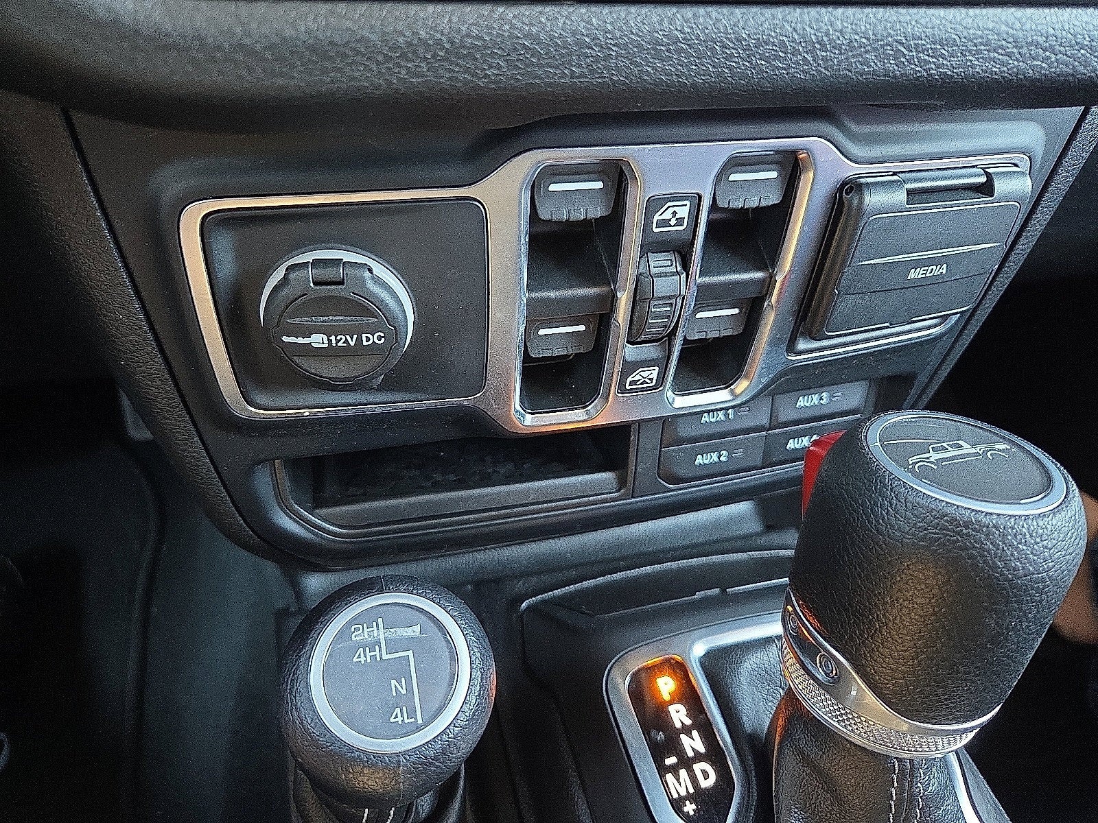 2025 Jeep Gladiator Nighthawk