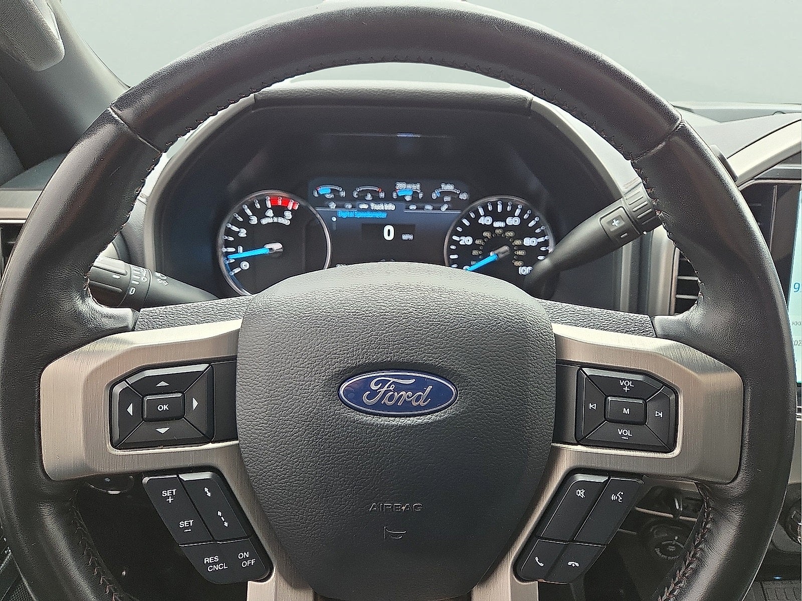 2022 Ford F-350SD Platinum