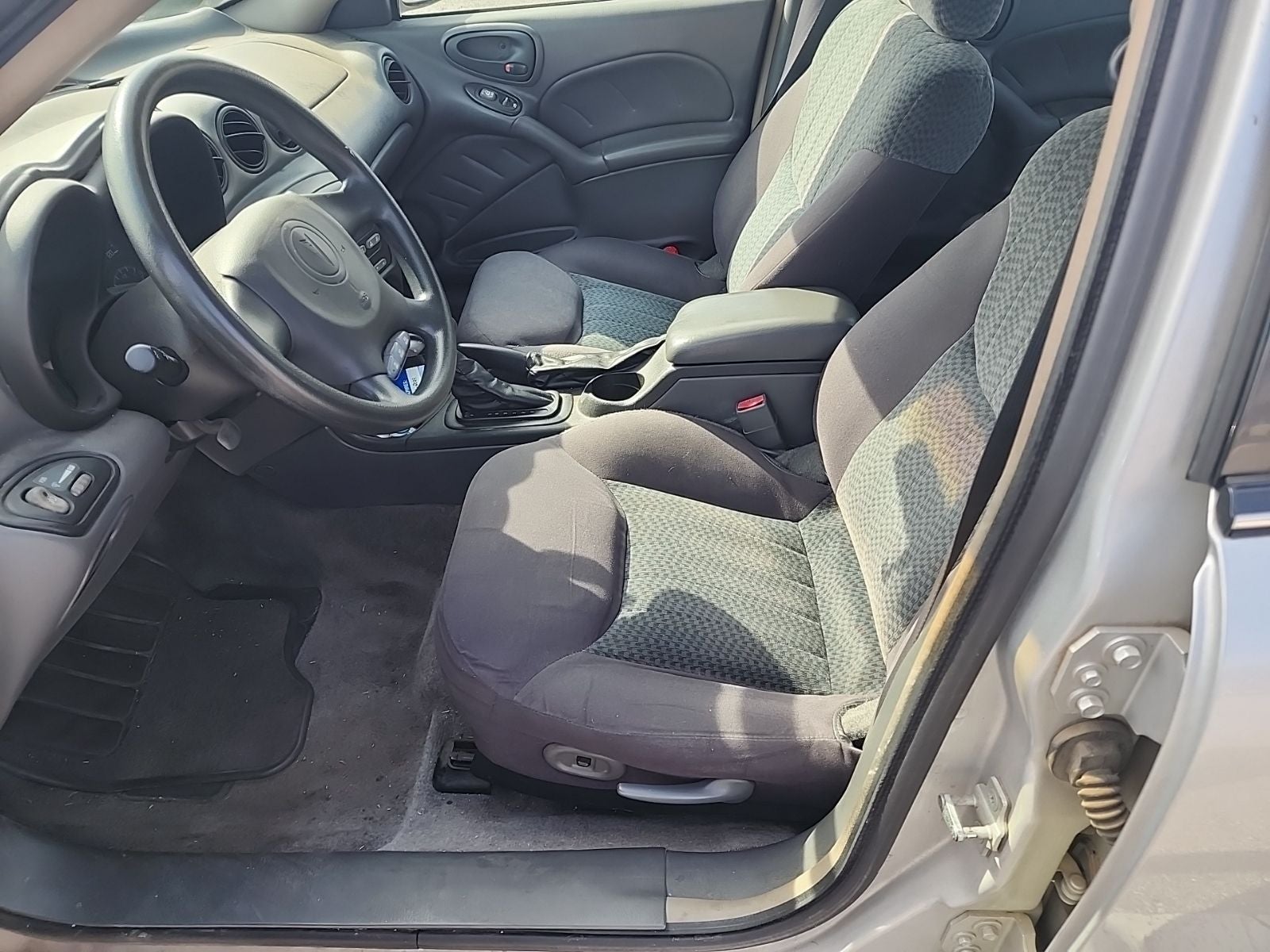 2004 Pontiac Grand Am SE1