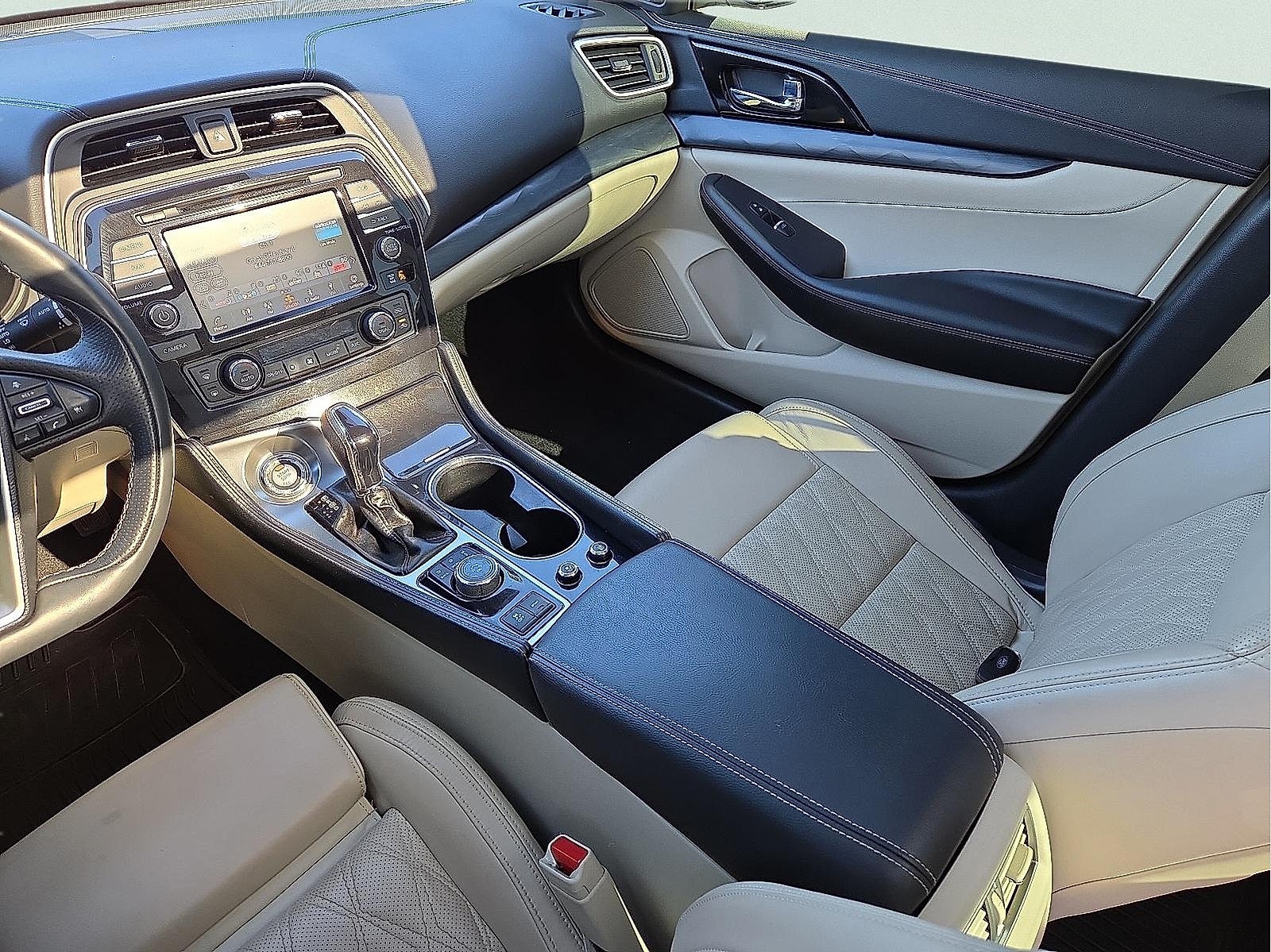 2023 Nissan Maxima Platinum