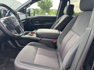 2023 Nissan Titan SV