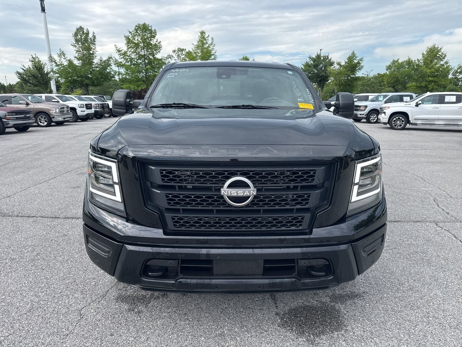 2023 Nissan Titan SV