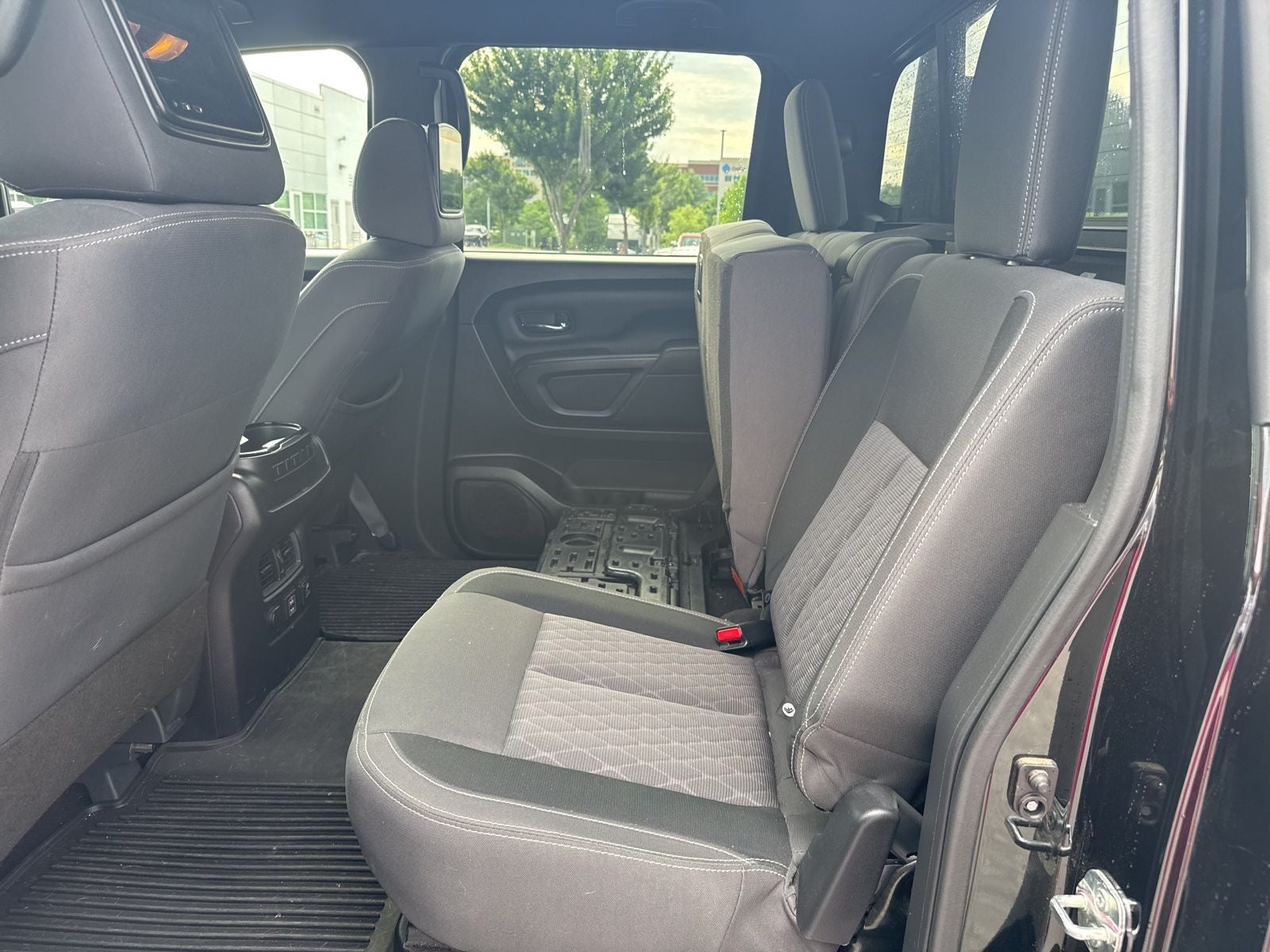 2023 Nissan Titan SV