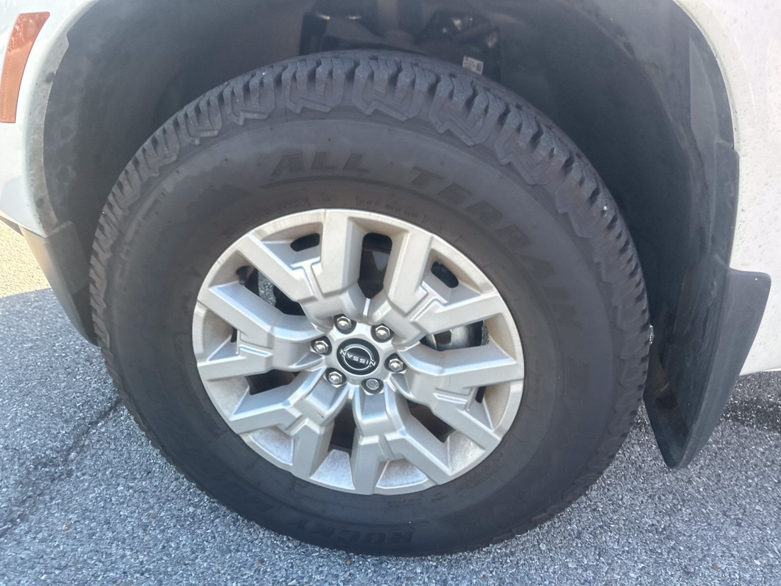2024 Nissan Frontier SV