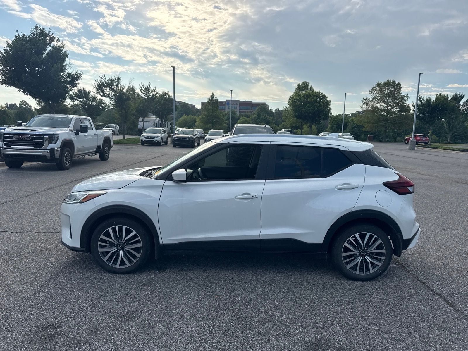 2024 Nissan Kicks SV