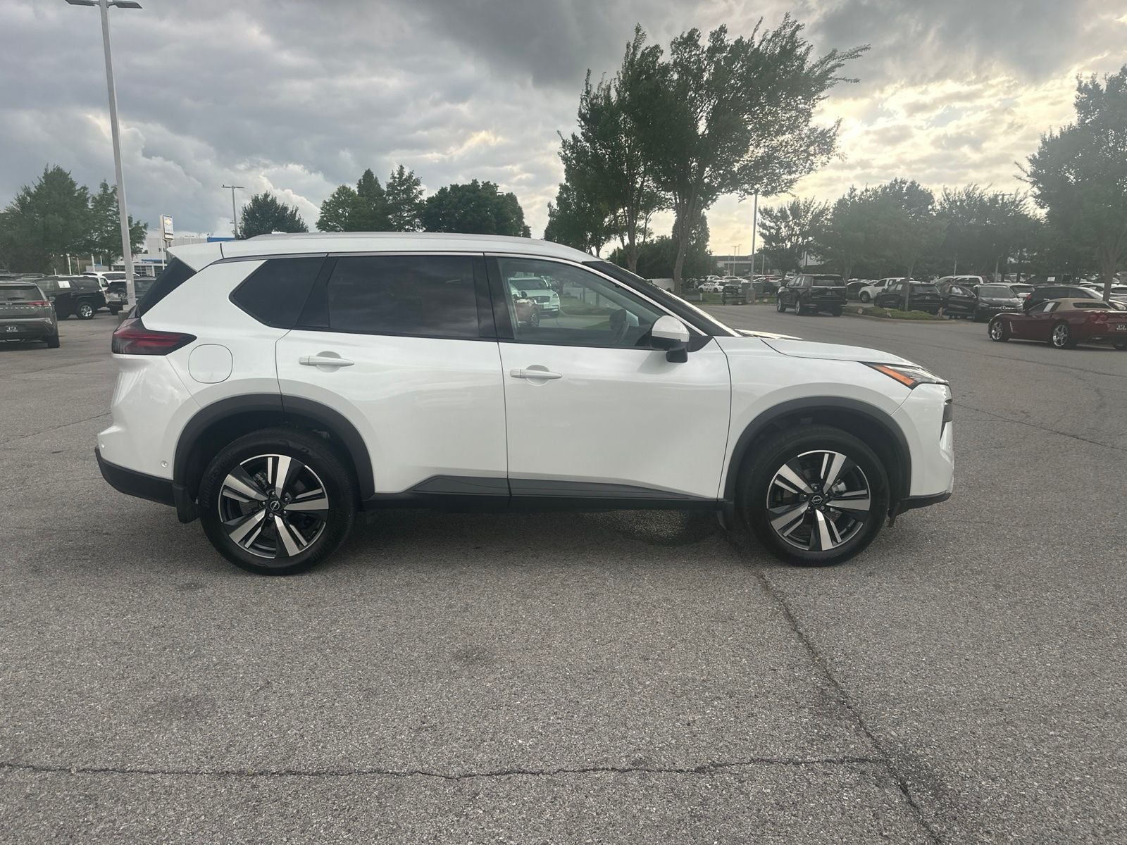 2024 Nissan Rogue SL