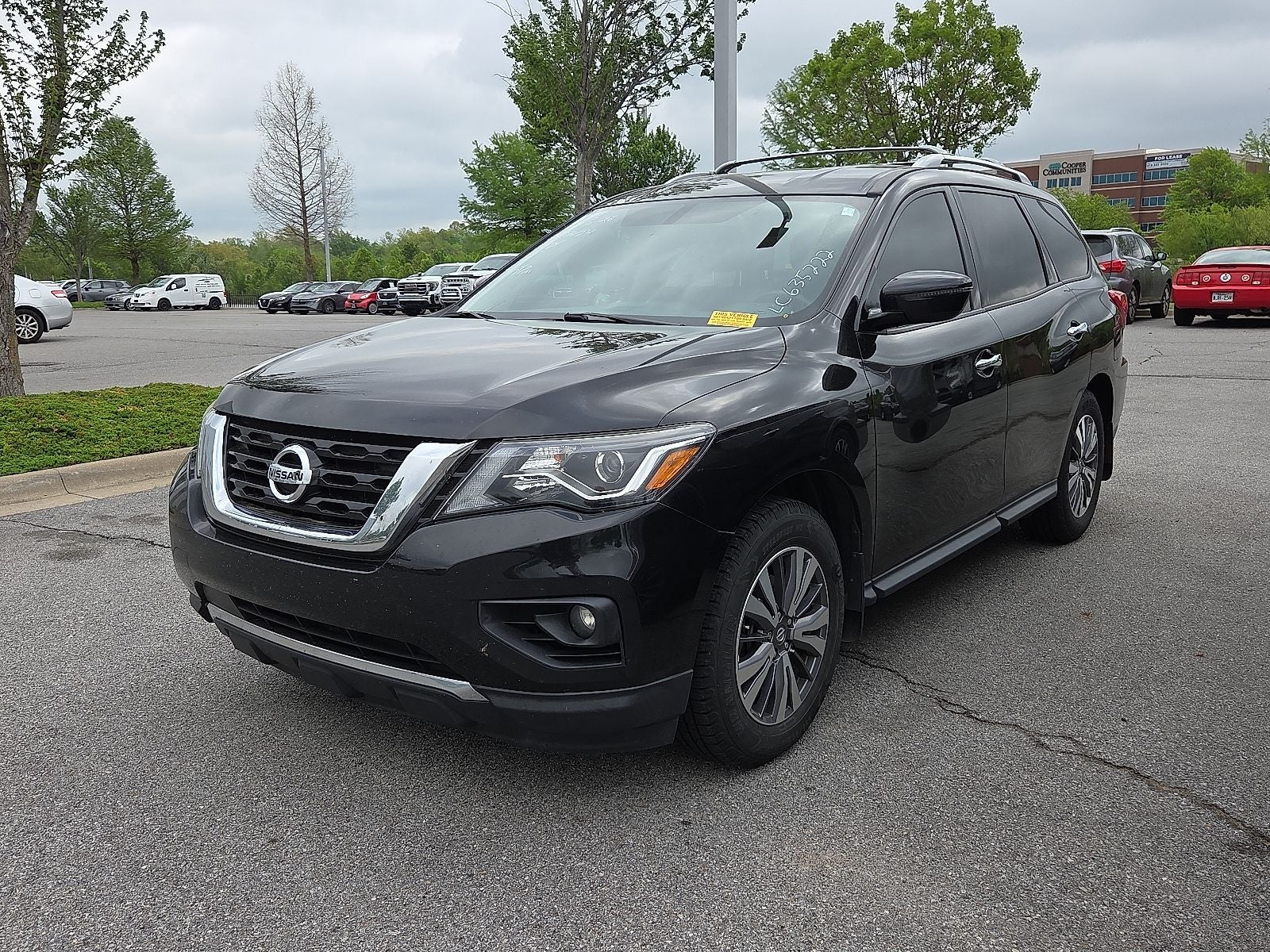 2020 Nissan Pathfinder SV