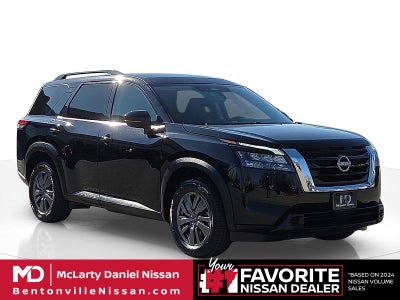 2025 Nissan Pathfinder SV