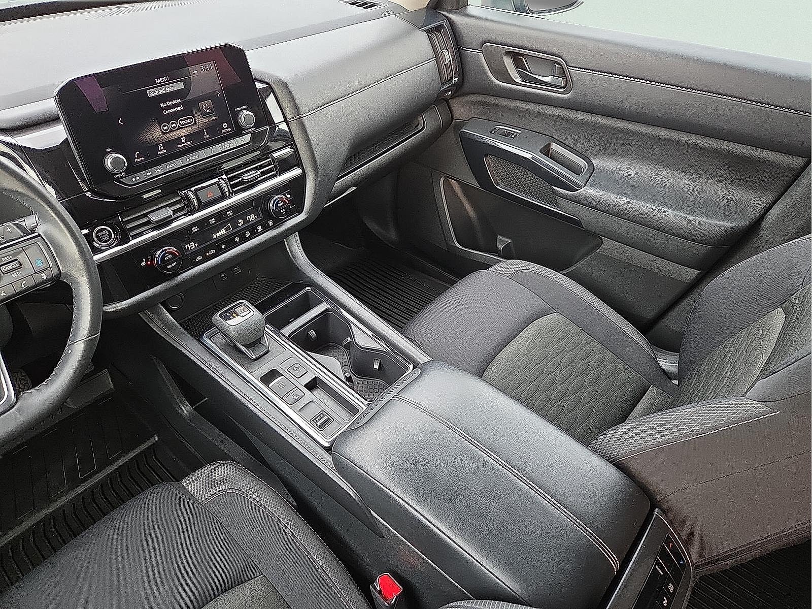 2023 Nissan Pathfinder SV