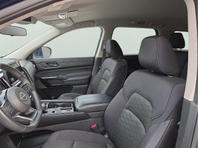 2023 Nissan Pathfinder SV