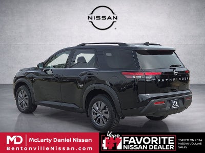 2025 Nissan Pathfinder SV