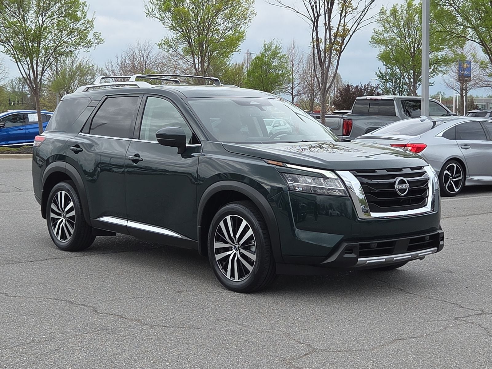 2023 Nissan Pathfinder Platinum