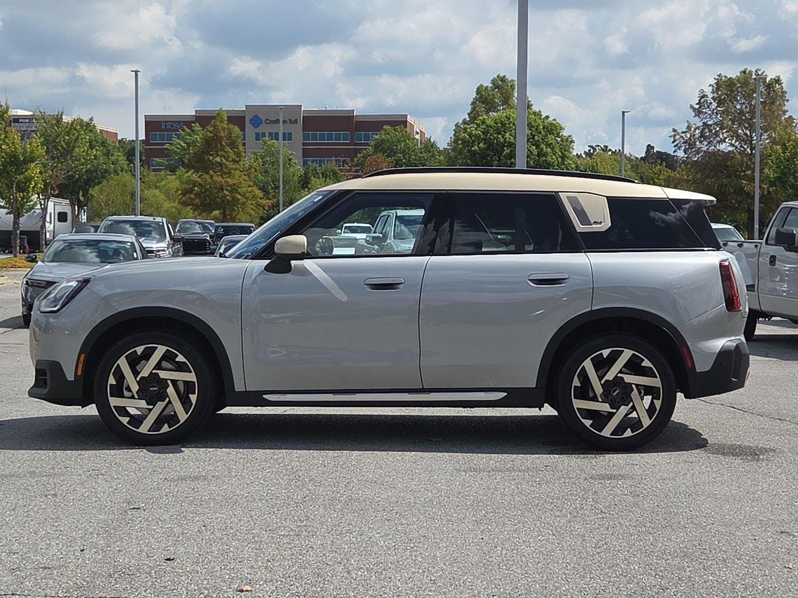 2025 MINI Cooper S Countryman Iconic