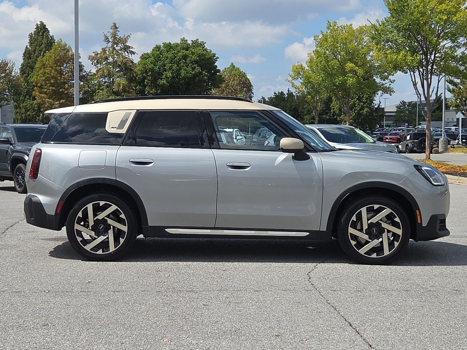 2025 MINI Cooper S Countryman Iconic